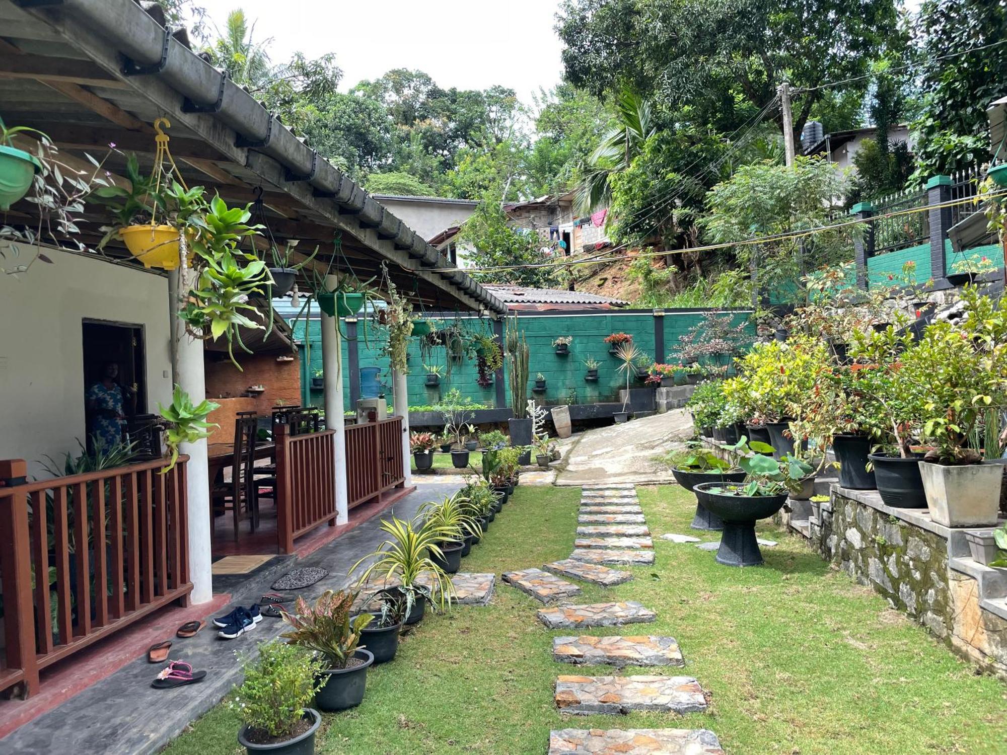 Kandy Food Lovers Home Stay By Ags ภายนอก รูปภาพ