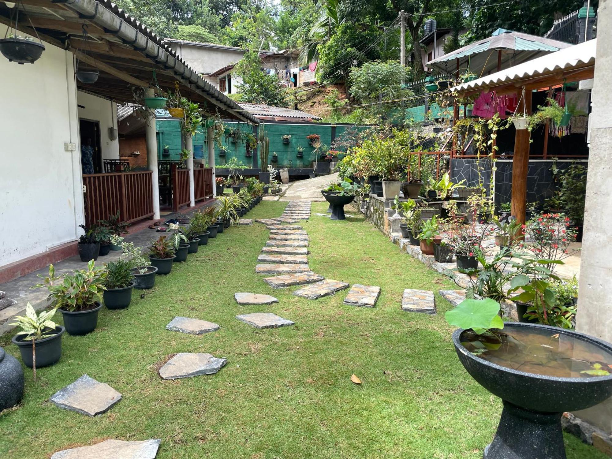 Kandy Food Lovers Home Stay By Ags ภายนอก รูปภาพ